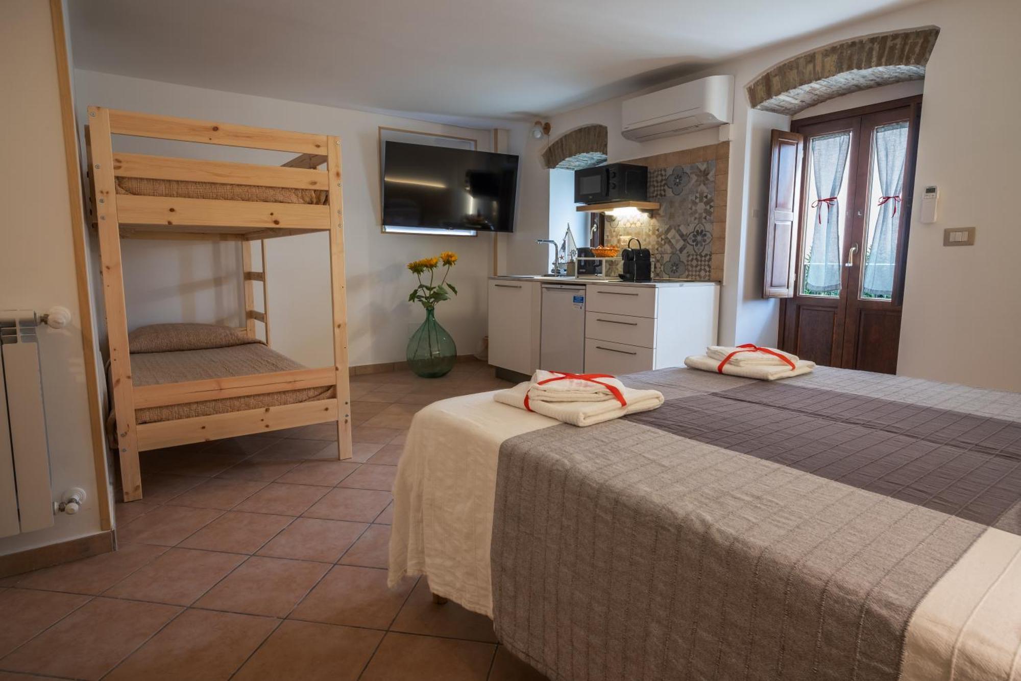 B&B La Suite Μιλάτσο Εξωτερικό φωτογραφία